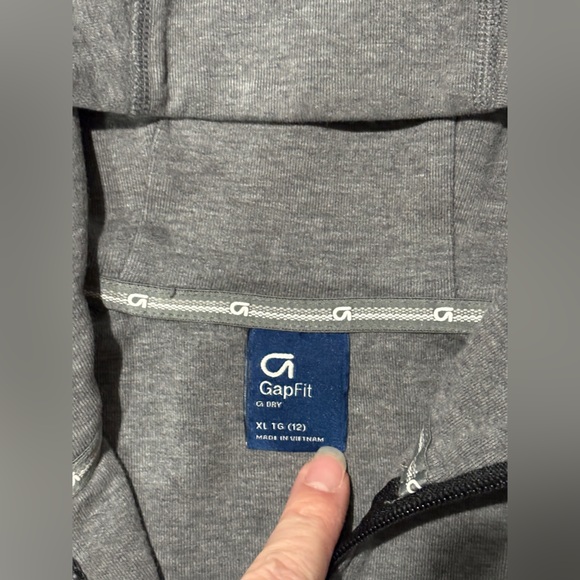 4/$20 GAP FIT boys XL (12) like lululemon high neck zip-up hoodie - Picture 4 of 4
